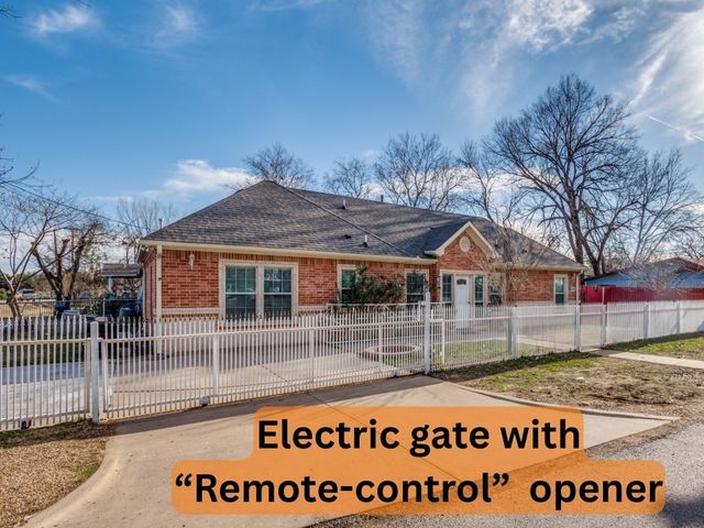 2410 Carleta Street, Dallas, TX 75253