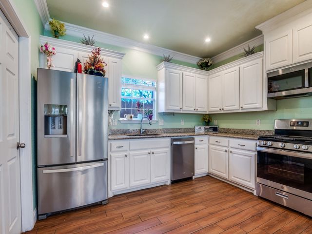 2410 Carleta Street, Dallas, TX 75253