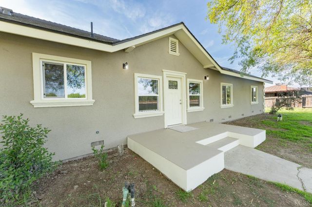 7380 14th Avenue, Hanford, CA 93230