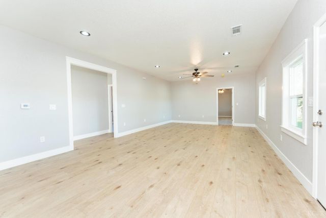 7380 14th Avenue, Hanford, CA 93230