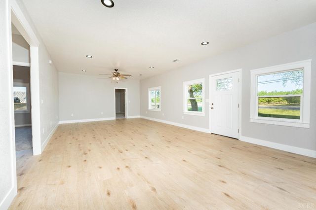 7380 14th Avenue, Hanford, CA 93230