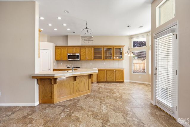 9107 Bridget Leigh Way, Bakersfield, CA 93312