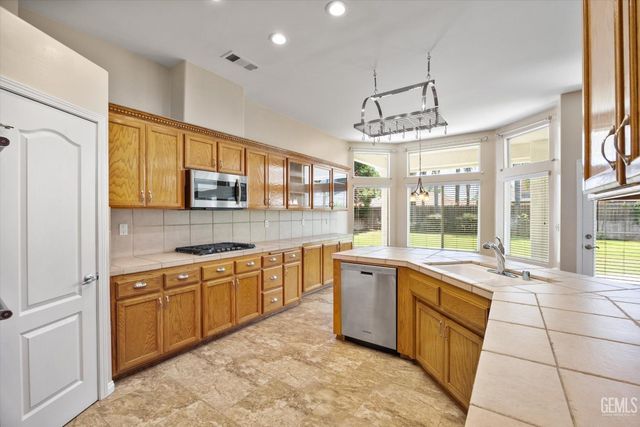 9107 Bridget Leigh Way, Bakersfield, CA 93312