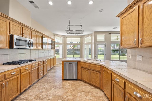 9107 Bridget Leigh Way, Bakersfield, CA 93312