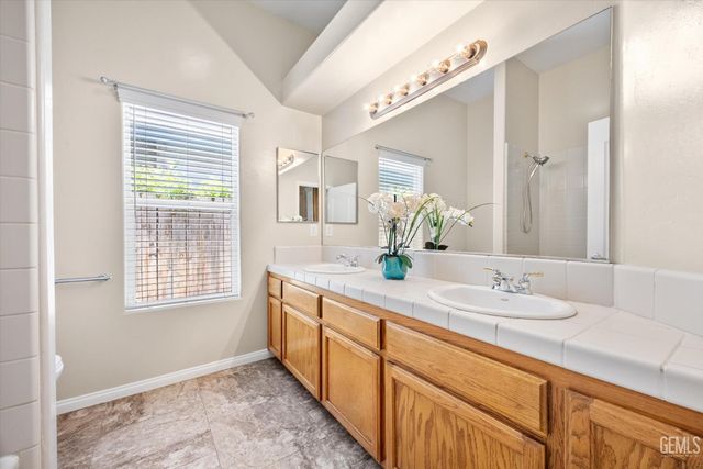 9107 Bridget Leigh Way, Bakersfield, CA 93312