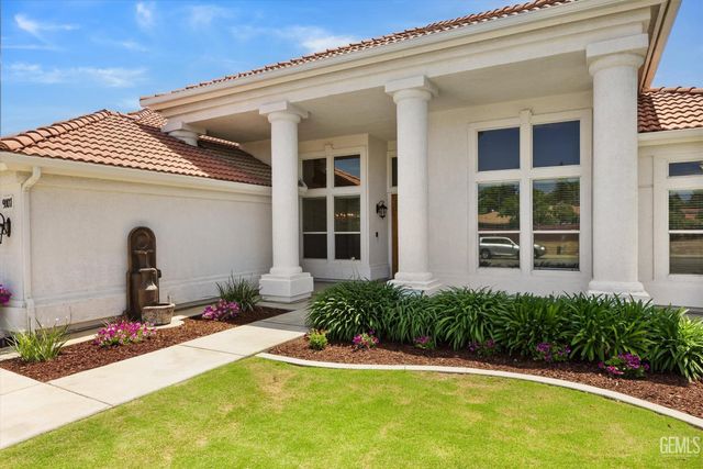 9107 Bridget Leigh Way, Bakersfield, CA 93312