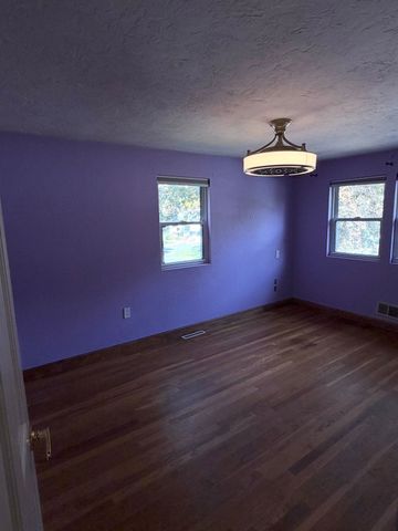 114 Chickering Rd, Dedham, MA 02026