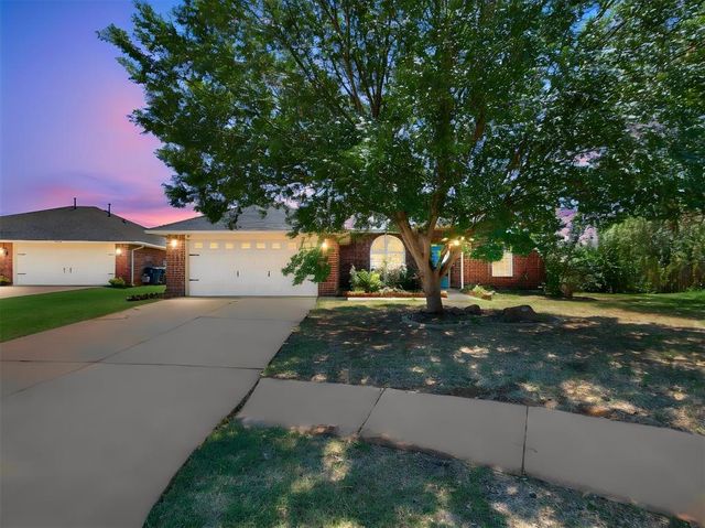 16104 Cantera Creek Drive, Edmond, OK 73013