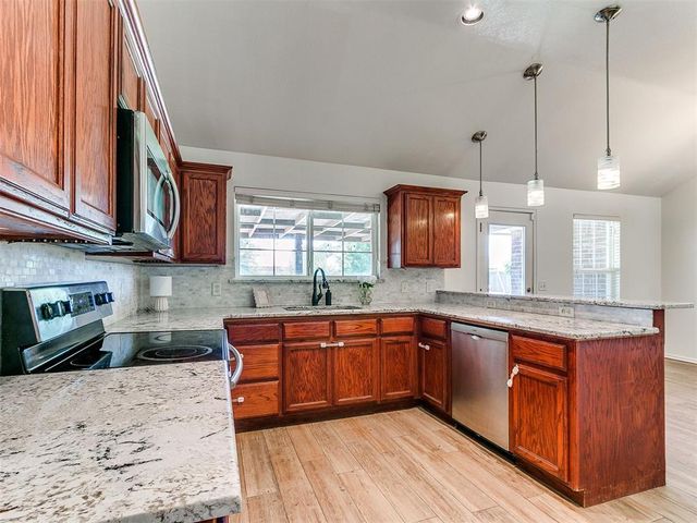 16104 Cantera Creek Drive, Edmond, OK 73013