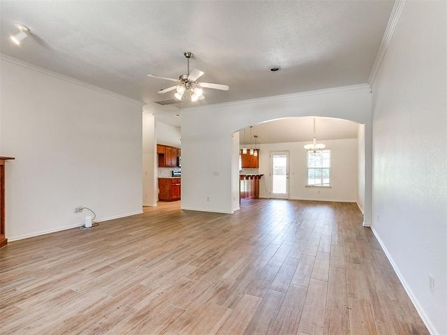 16104 Cantera Creek Drive, Edmond, OK 73013