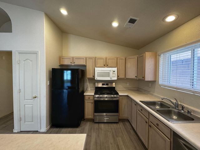 7152 Elk Creek Road NE, Albuquerque, NM 87113