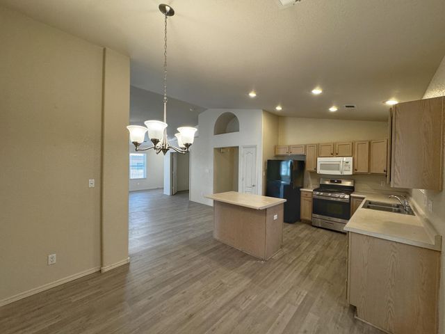 7152 Elk Creek Road NE, Albuquerque, NM 87113