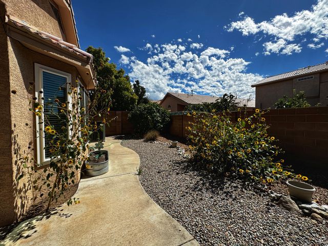 7152 Elk Creek Road NE, Albuquerque, NM 87113