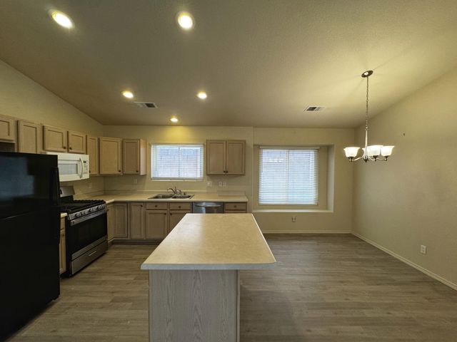 7152 Elk Creek Road NE, Albuquerque, NM 87113