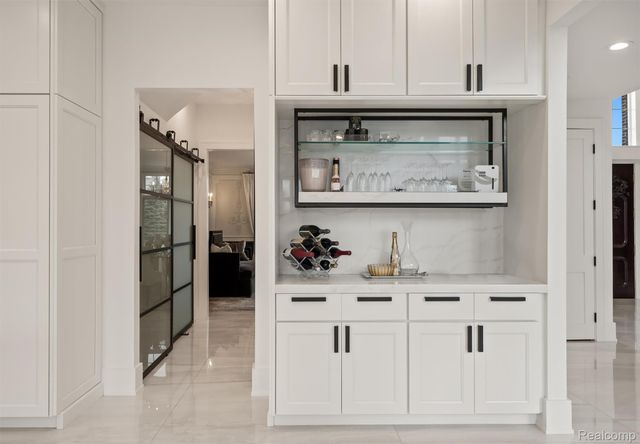 21165 Bridle Run, Novi, MI 48167