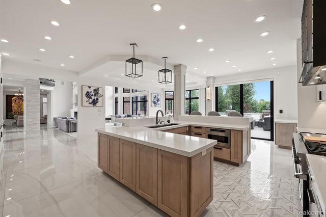 21165 Bridle Run, Novi, MI 48167