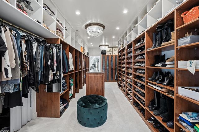 21165 Bridle Run, Novi, MI 48167
