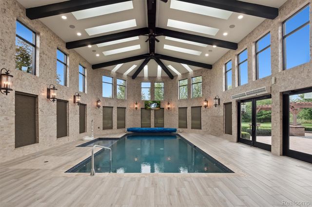 21165 Bridle Run, Novi, MI 48167