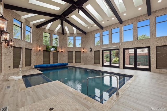 21165 Bridle Run, Novi, MI 48167