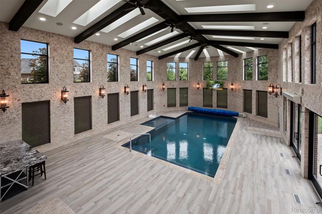 21165 Bridle Run, Novi, MI 48167