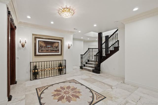 21165 Bridle Run, Novi, MI 48167