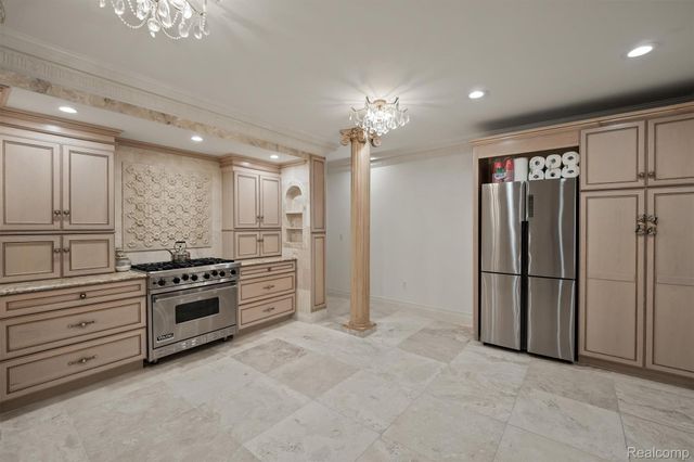 21165 Bridle Run, Novi, MI 48167