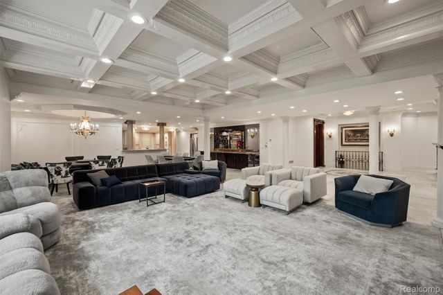 21165 Bridle Run, Novi, MI 48167