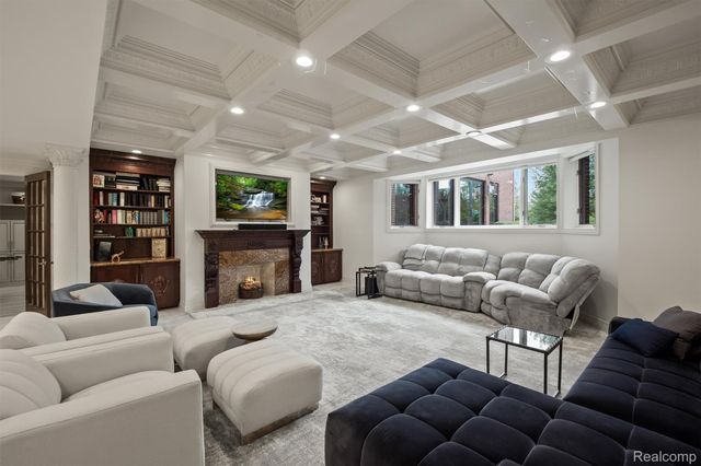 21165 Bridle Run, Novi, MI 48167