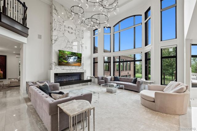 21165 Bridle Run, Novi, MI 48167