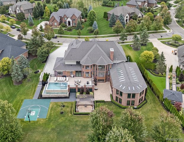 21165 Bridle Run, Novi, MI 48167