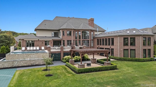 21165 Bridle Run, Novi, MI 48167
