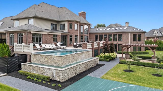 21165 Bridle Run, Novi, MI 48167