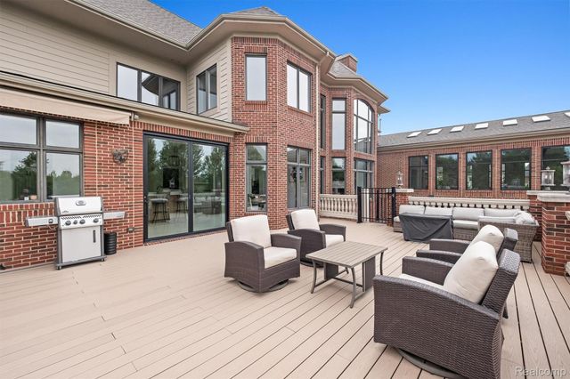 21165 Bridle Run, Novi, MI 48167