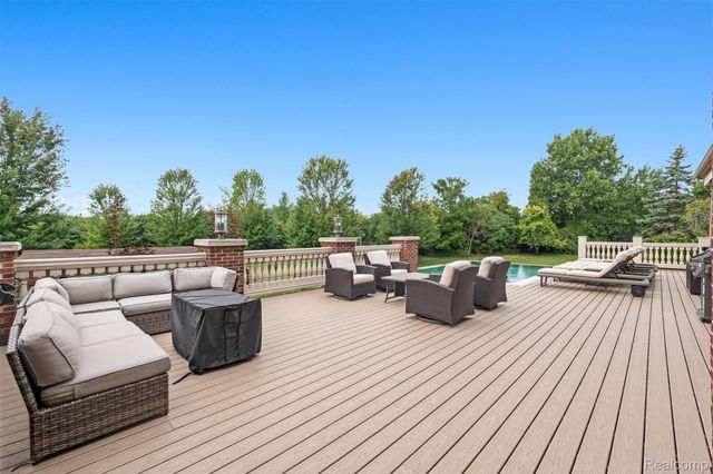21165 Bridle Run, Novi, MI 48167