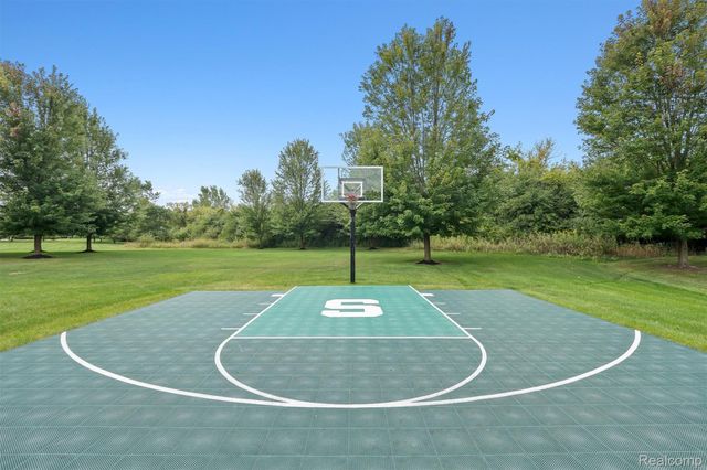 21165 Bridle Run, Novi, MI 48167