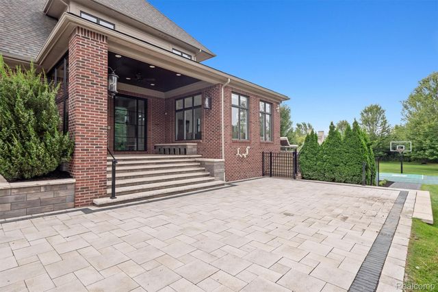 21165 Bridle Run, Novi, MI 48167