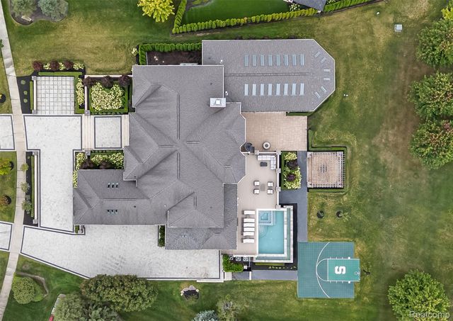 21165 Bridle Run, Novi, MI 48167