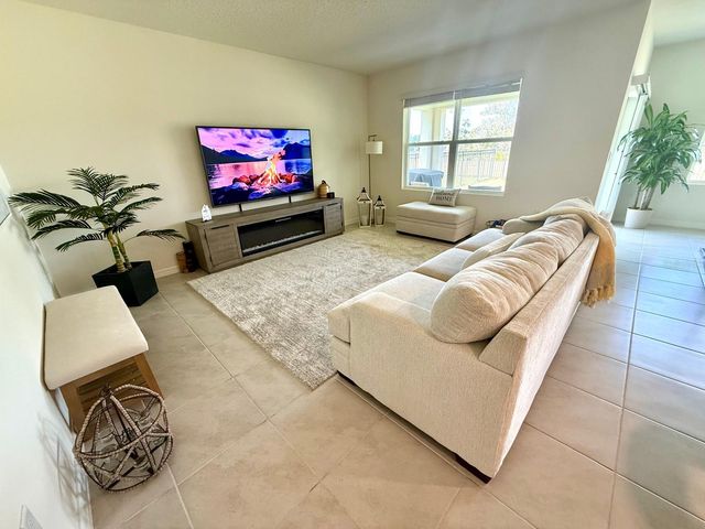 17132 EDGEMONT LANE, Clermont, FL 34714