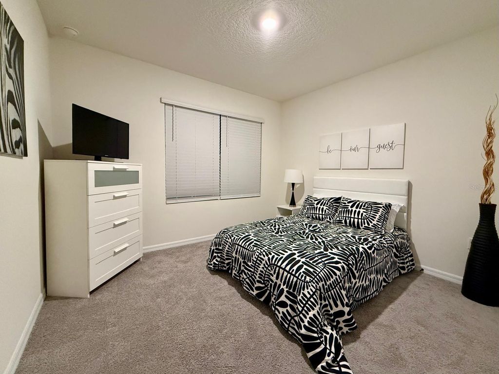 Image 19 of property listing at 17132 EDGEMONT LANE, Clermont, FL 34714