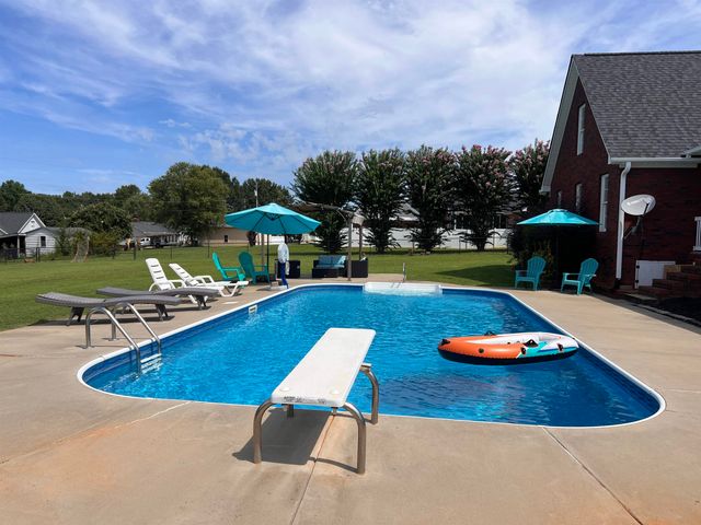 205 Farm Wind Rd, Gaffney, SC 29341