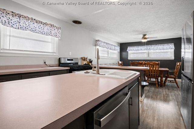 9 Samantha Drive, Clendenin, WV 25045