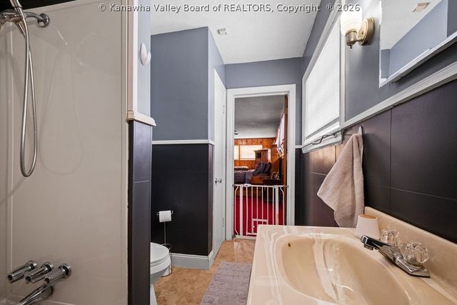 9 Samantha Drive, Clendenin, WV 25045