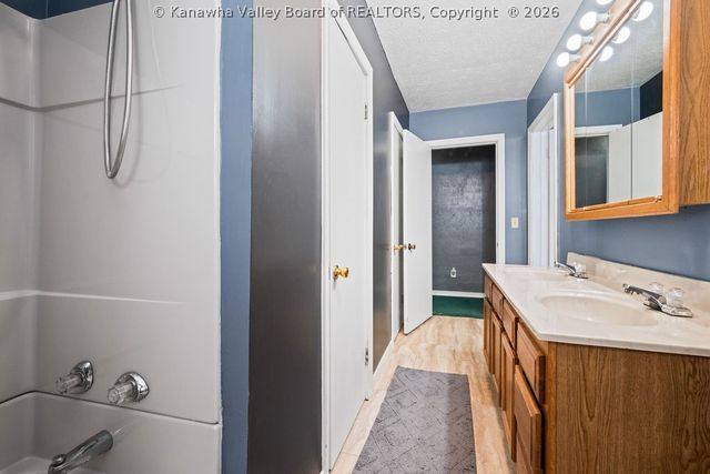 9 Samantha Drive, Clendenin, WV 25045