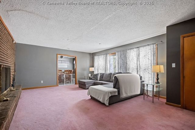 9 Samantha Drive, Clendenin, WV 25045