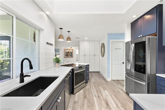 101 San Salvador ST, Naples, FL 34113