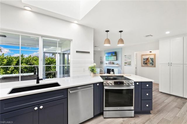 101 San Salvador ST, Naples, FL 34113