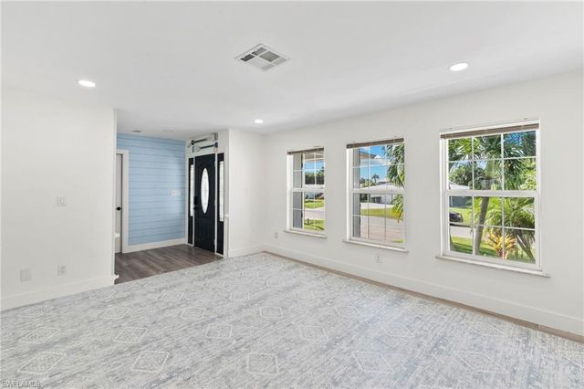 101 San Salvador ST, Naples, FL 34113