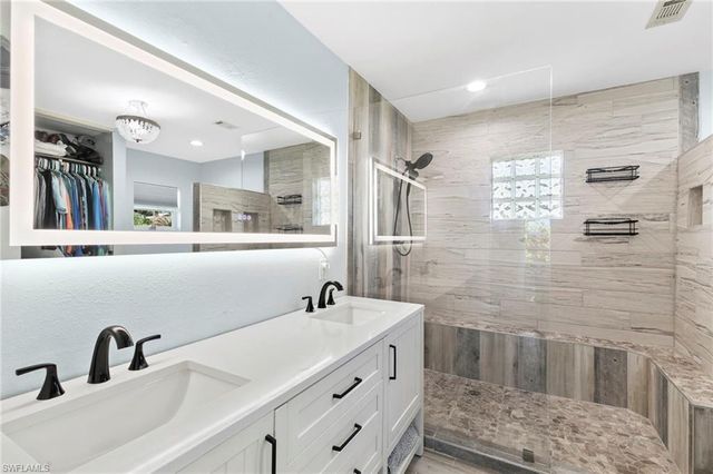 101 San Salvador ST, Naples, FL 34113