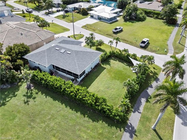 101 San Salvador ST, Naples, FL 34113