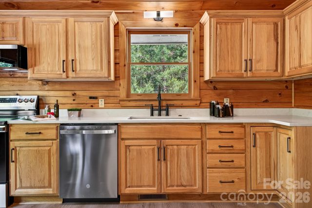 443 Cascades Parkway, Nebo, NC 28761